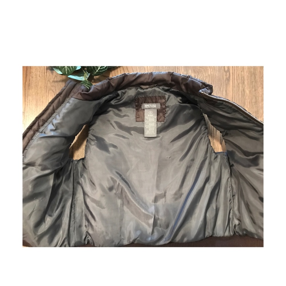 🚩SALE🚩KENNETH COLE BOYS BROWN PUFFER VEST SIZE 5 - Picture 4 of 6